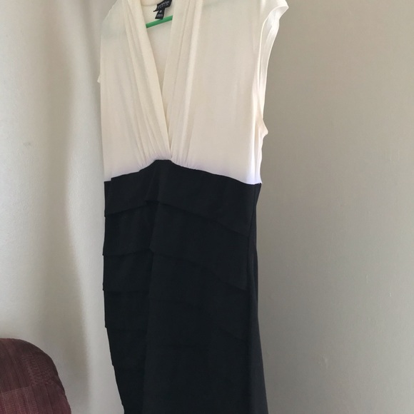 EN FOCUS STUDIO BLACK AND WHITE DRESS - Picture 8 of 10